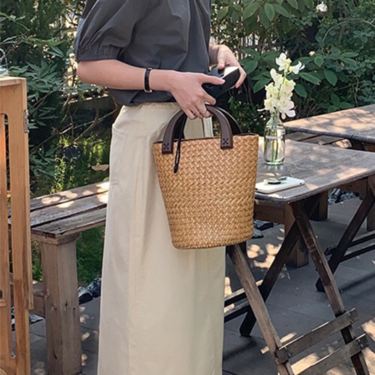 Wooden-Handled Bucket Wicker Tote Bag-2yzshop