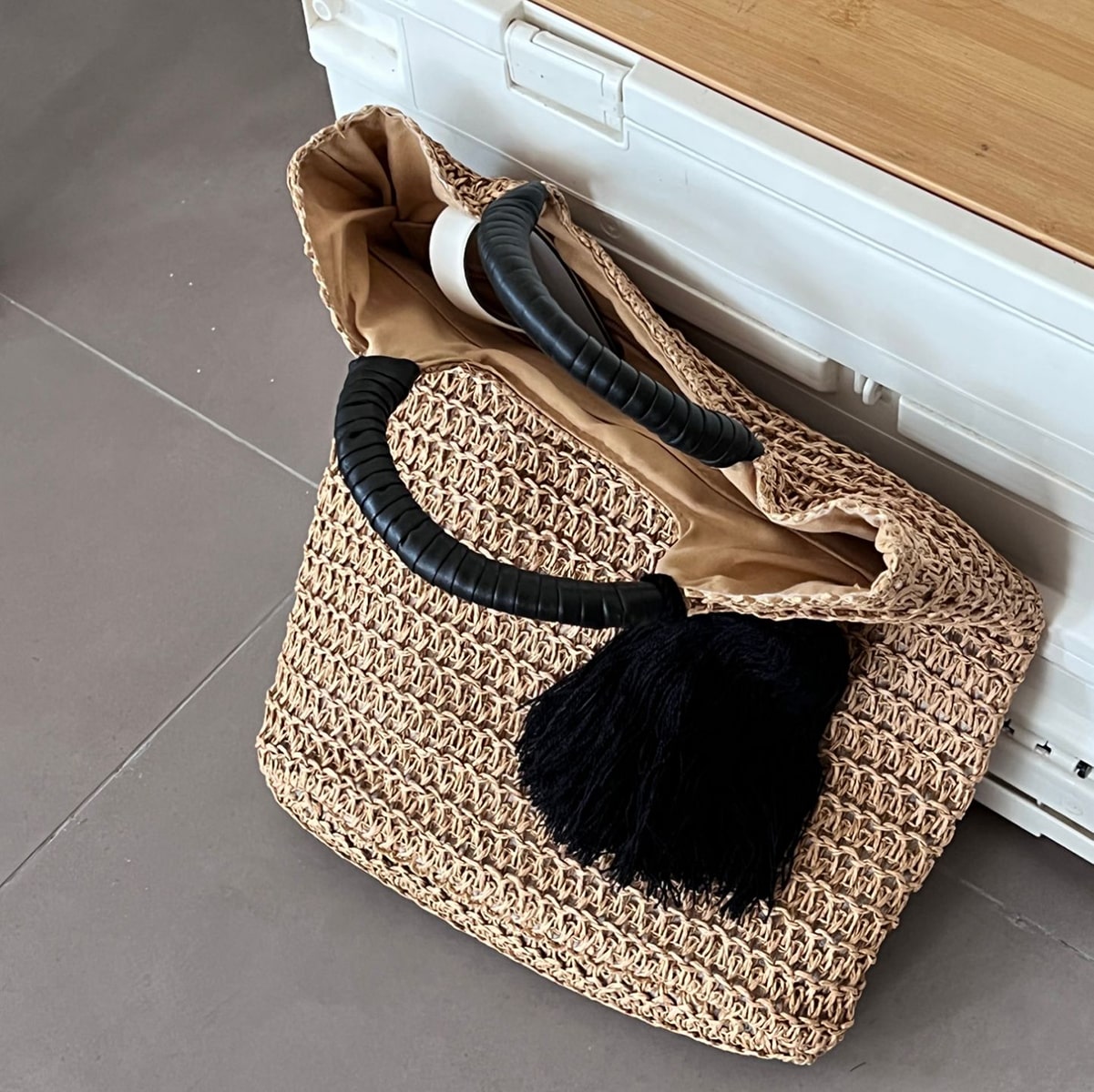 Classic Tassel Pendant Handwoven Handbag