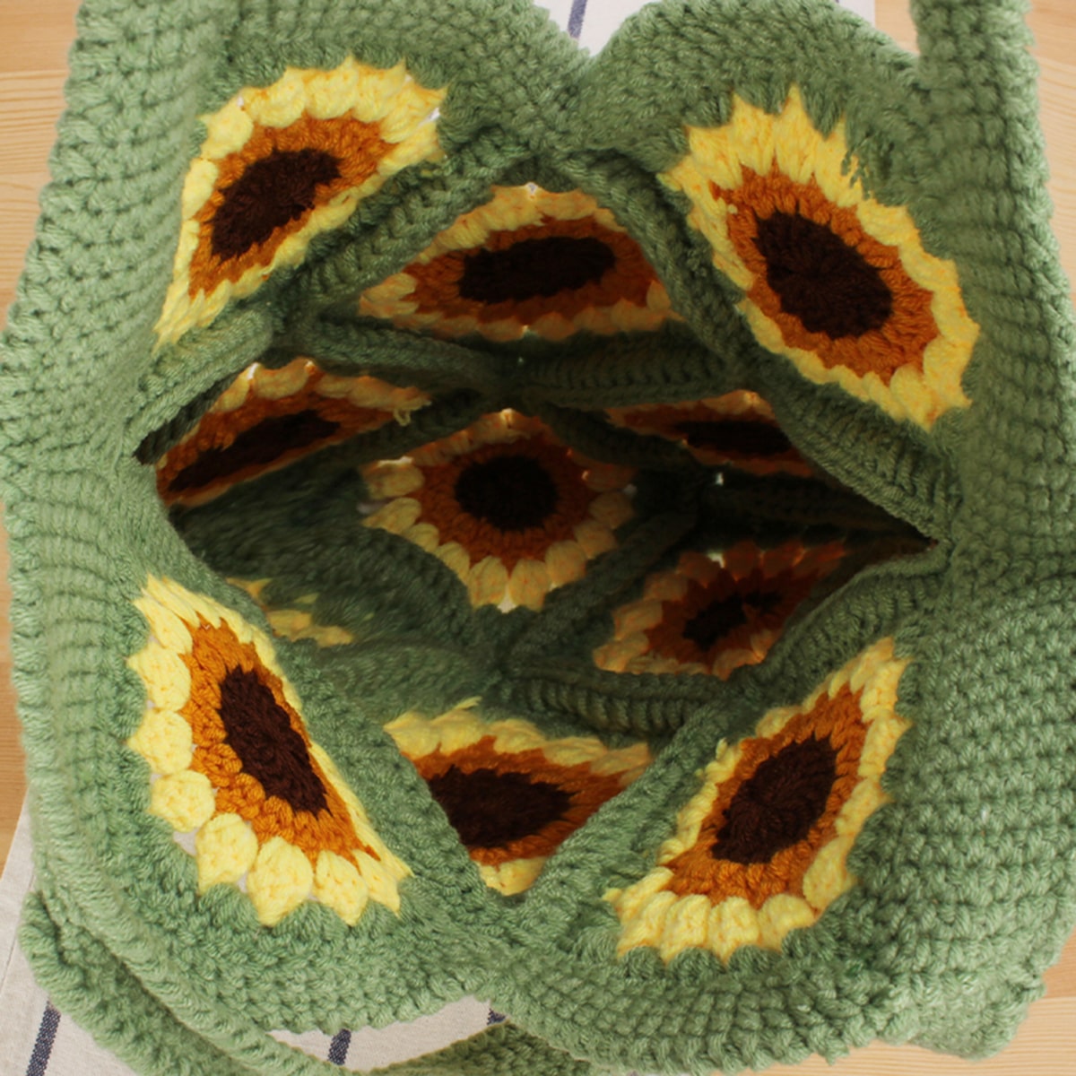 Hand-Knitted Sunflower Shoulder Bag in Wool-2yzshop